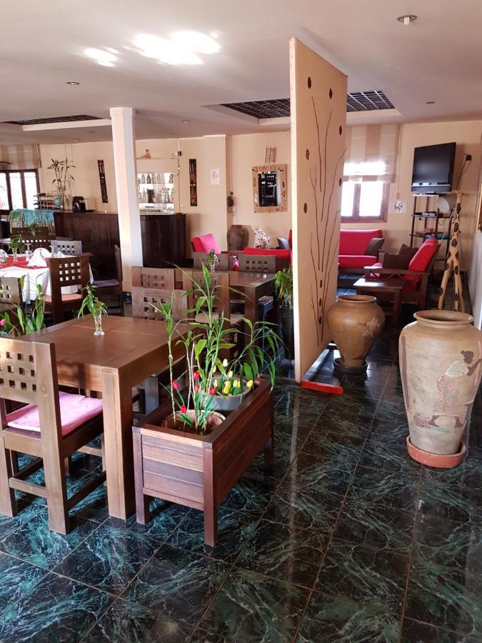 Hotel Ivato , Airport Антананаріву Екстер'єр фото